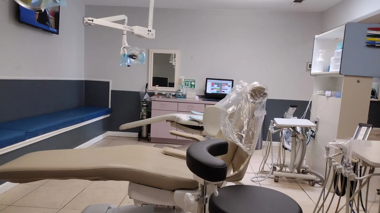 Foto 3 de la oficina Smiley Dental en Oak Cliff Dallas