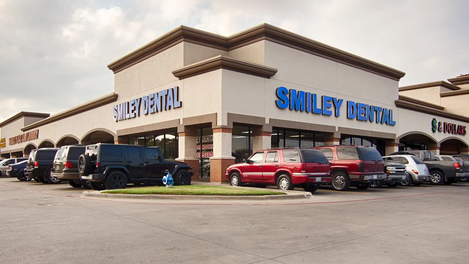 Foto 2 de la oficina Smiley Dental en Webb Chapel Dallas