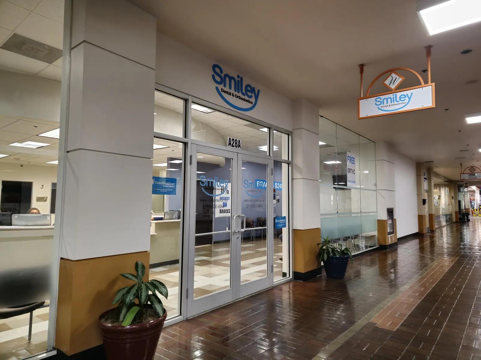 Foto 2 de la oficina Smiley Dental en Wonderland San Antonio